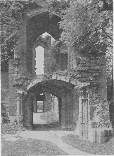 ENTRANCE TO THE GREAT HALL, KENILWORTH.